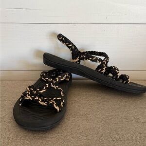 MEGNYA Black and Tan Braided Sandals